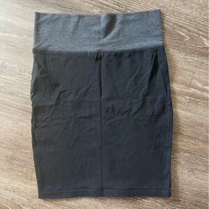 Forever 21 Black and Gray Pencil Skirt